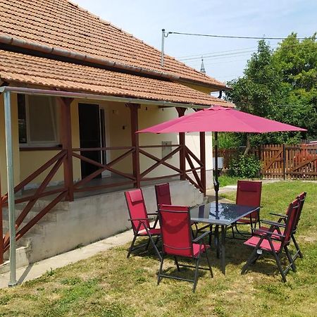 Öregakác Vendégház Tiszaladany Ngoại thất bức ảnh